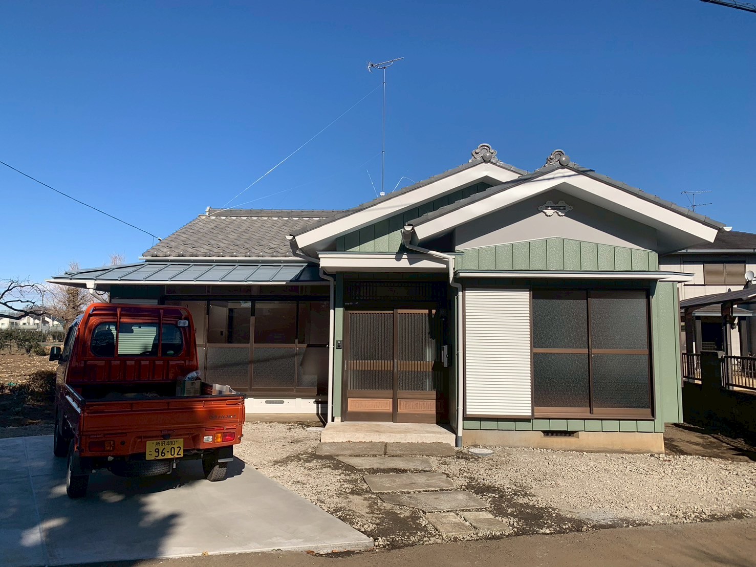 全居室が暗い和室のボロ家 /空き家